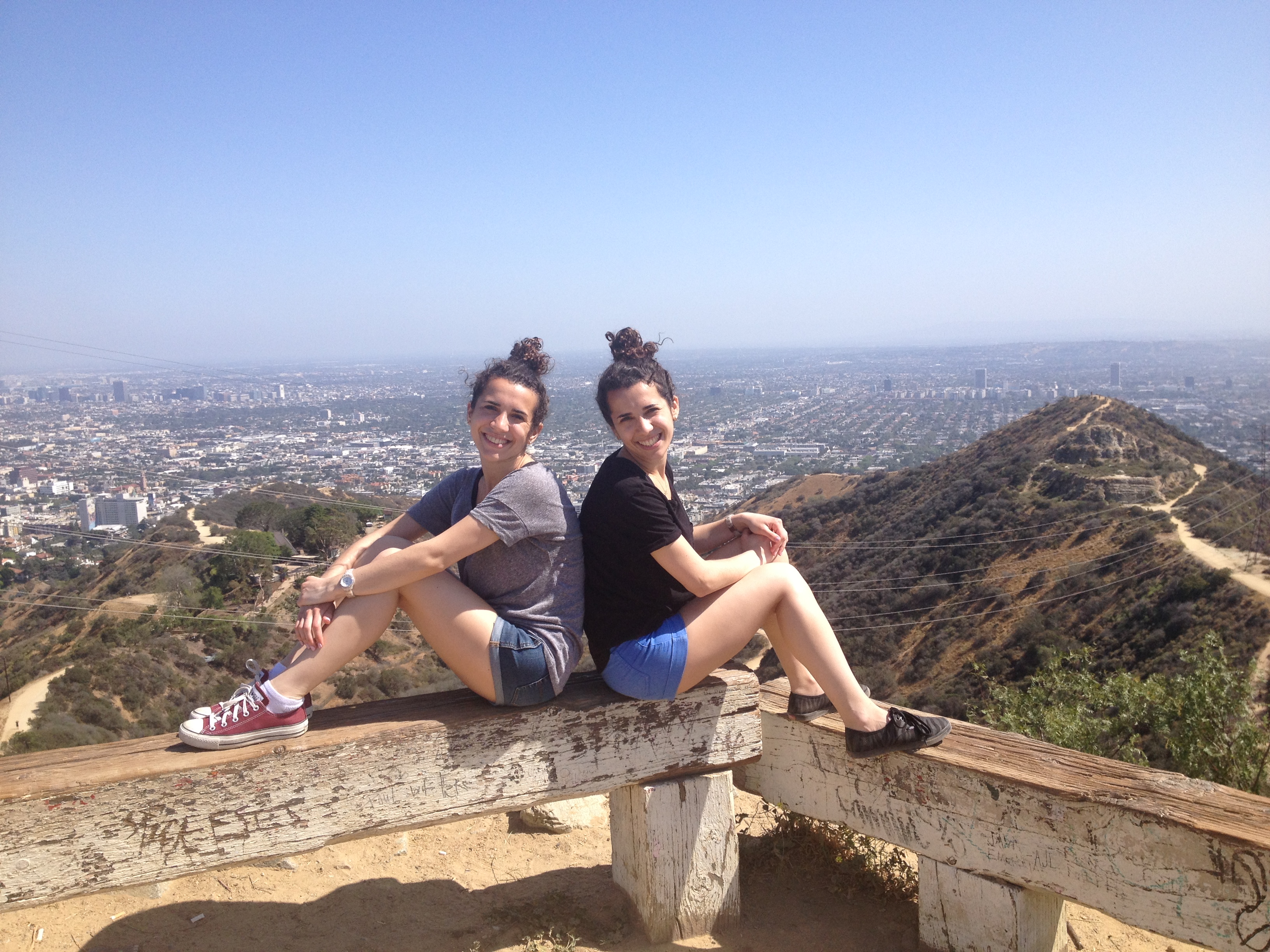 Lindsey and Alison Schwartz in Runyon Canyon, Los Angeles