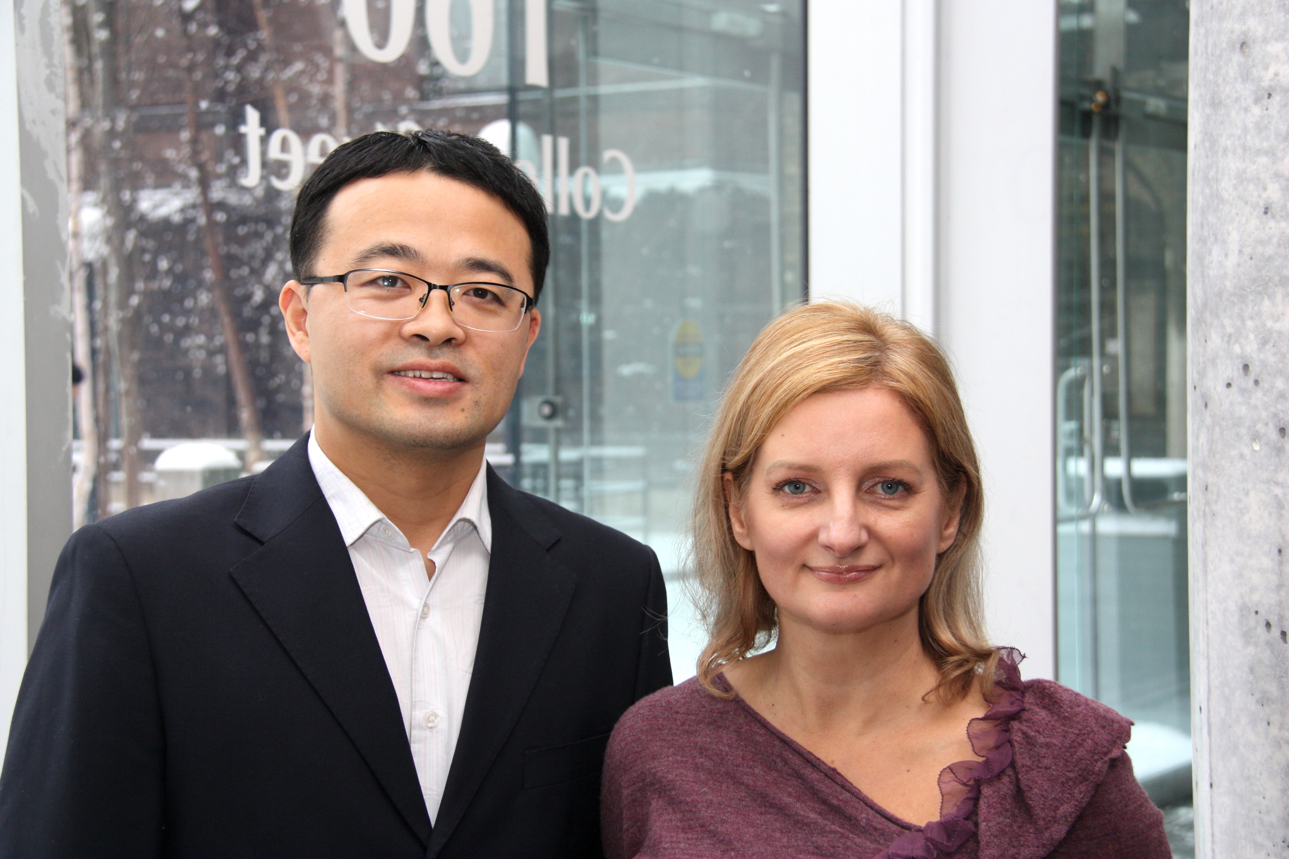 Postdoctoral fellow Conglei Li and Professor Jennifer Gommerman